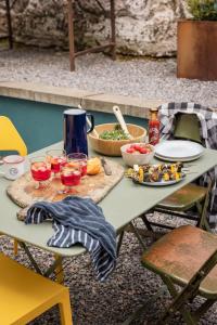 Φαγητό σε αυτή η παραθεριστική κατοικία ή κάπου εκεί κοντά