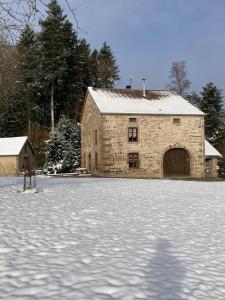 Το Maison à Fougerolles-Saint-Valbert avec jardin τον χειμώνα