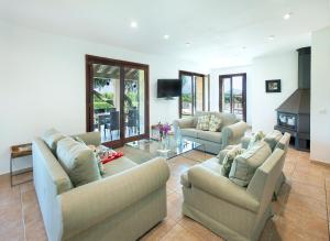 Χώρος καθιστικού στο Owl Booking Villa Siquier - Luxury Retreat with Mountain Views