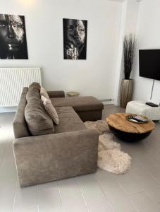 Χώρος καθιστικού στο Antwerp West Side ,airco