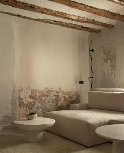 Ένα μπάνιο στο Enoa Suites Casa Cueva +13 φωτογραφίες
