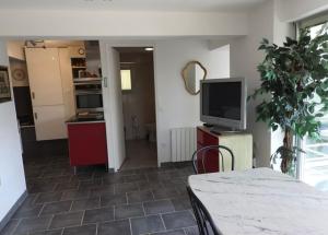 Η κουζίνα ή μικρή κουζίνα στο Villa L’Attalaya
