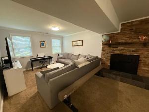 Χώρος καθιστικού στο Quiet Waters Family Home 4BR Sleeps 8