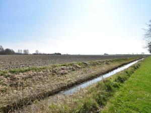 Galeriebild der Unterkunft Spacious Mansion with Meadow View in Bruinisse in Bruinisse