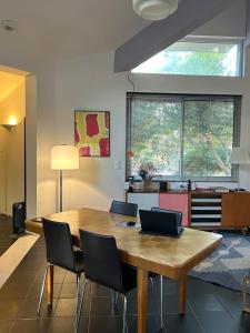 Χώρος καθιστικού στο Superb architect villa 230m2 near beach south France