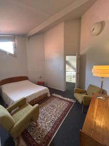 Ένα ή περισσότερα κρεβάτια σε δωμάτιο στο Superb architect villa 230m2 near beach south France