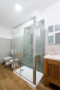 Ένα μπάνιο στο Ostia Beach Apt - 1 Minute Walk +16 φωτογραφίες