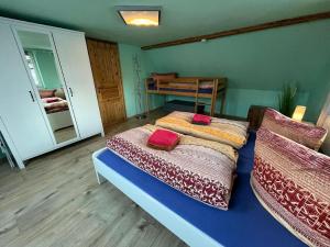 Postel nebo postele na pokoji v ubytování Schöne Ferienwohnung in Kurort Oberwiesenthal