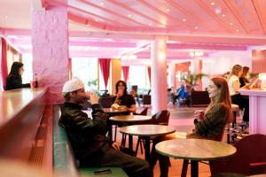 Επισκέπτες που μένουν στο The Grand Arosa - Pop-Up Hotel Self Check-in