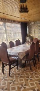 Photo de la galerie de l'établissement Dilovar's Homestay, 