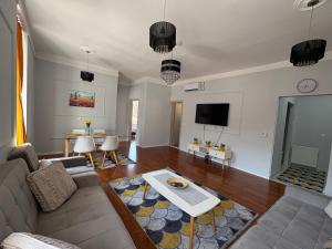 Μια τηλεόραση ή/και κέντρο ψυχαγωγίας στο Apartment Vijecnica