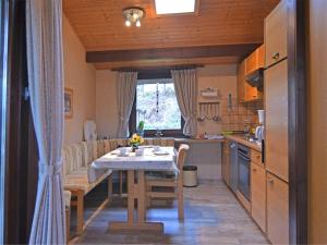 Kuchyň nebo kuchyňský kout v ubytování Furnished Bungalow With Peaceful Neighbourhood + 32 fotografií