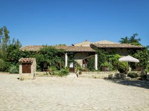Zahrada ubytování Rustic Sicilian Retreat with Spa