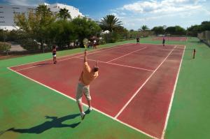 Tenis dan/atau kemudahan skuasy di Golden Tulip Président Hammamet atau berdekatan