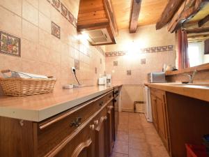 Kuchyň nebo kuchyňský kout v ubytování Timeless Charm in Périgord