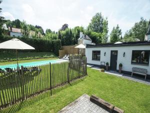Πισίνα στο ή κοντά στο Mansion in Hastière par Delà with Pool