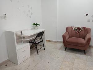 Χώρος καθιστικού στο Room with private bathroom in a flat