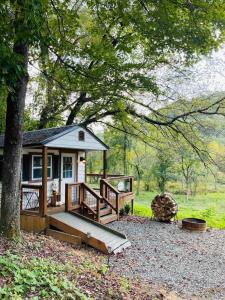 Zahrada ubytování Misty Hollow Tiny Home Cottage