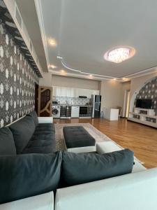 Gallery image of Deluxe apartment in Baku in Baku +19 photos