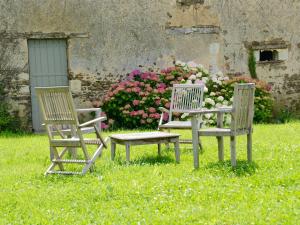 Imagen de la galería de Holiday home in Angers with private garden, en Saint-Laurent-des-Mortiers