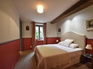 Imagen de la galería de Holiday home in Angers with private garden, en Saint-Laurent-des-Mortiers