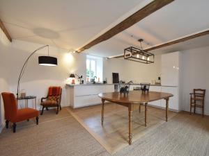 Imagen de la galería de Holiday home in Angers with private garden, en Saint-Laurent-des-Mortiers