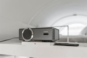 フィラデルフィアにあるNauti and Nice The Love Shackの小さな家電製品 +13枚の写真