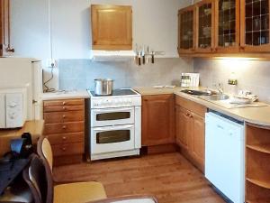 Η κουζίνα ή μικρή κουζίνα στο 8 person holiday home in Revsnes +22 φωτογραφίες