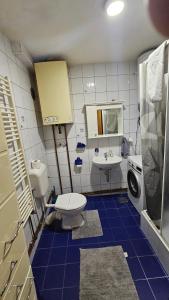 Ένα μπάνιο στο Idolina Apartment +61 φωτογραφίες