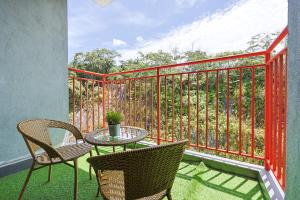 Balkoni atau teres di Highland Breeze Family Nest Unit Cameron Highland Clover Home 5-23A