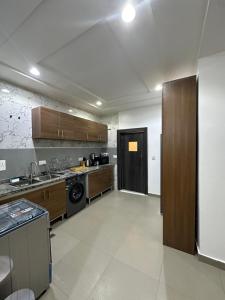 Η κουζίνα ή μικρή κουζίνα στο Rose Residence