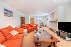 Televiisor ja/või meelelahutuskeskus majutusasutuses Daisy Cottage - St Florence