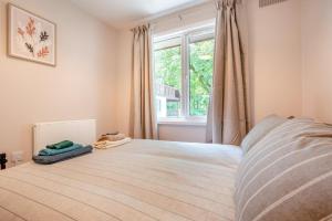 Postel nebo postele na pokoji v ubytování 2 Bed in St. Tudy oc-m32233 + 19 fotografií