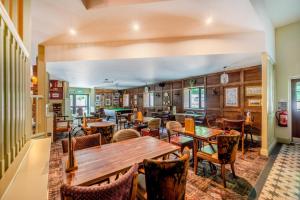 Restaurace v ubytování 2 Bed in St. Tudy oc-m32233