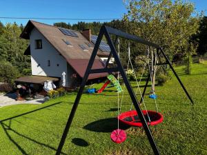 Zona de juegos infantil en Leśny Zakątek 5 fotos más