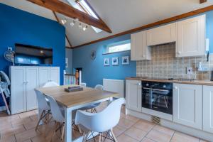 Kuchyň nebo kuchyňský kout v ubytování Larners Lodge by Winterton Cottages + 14 fotografií