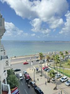 vista su un parcheggio vicino all'oceano di Acropole Alexandria Hotel ad Alessandria d'Egitto