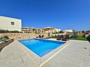 Πισίνα στο ή κοντά στο Gozo Getaway - Large Pool Apartment, 10 mins to Xaghra Square