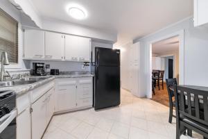 Φωτογραφία από το άλμπουμ του Spacious 3BR Home • Firepit Grill σε Gary