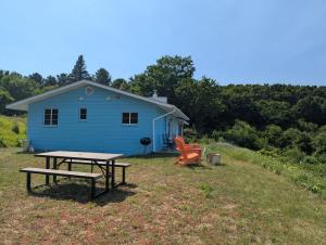 Gallery image of New! Hill Hideaway - Incredible Lakeviews! in Frankfort +30 photos