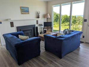 Gallery image of New! Hill Hideaway - Incredible Lakeviews! in Frankfort