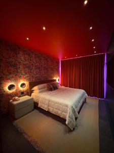 Ένα ή περισσότερα κρεβάτια σε δωμάτιο στο Hotel Hilo - Room 201 +17 φωτογραφίες