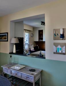Φωτογραφία από το άλμπουμ του Apartment with a stunning 180 view & private garden 4 guests baby σε Barneville-Carteret