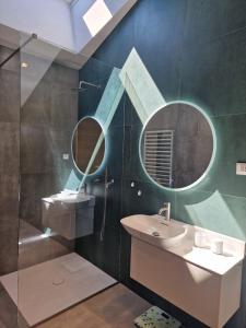 Ένα μπάνιο στο Apartments Cerin-Rovinj +38 φωτογραφίες