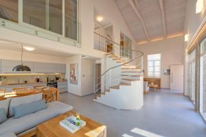 Η κουζίνα ή μικρή κουζίνα στο Hippocampo Waterfront Villa