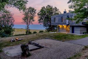 una casa con vista al mar en The Bunker - Ventnor, en Ventnor