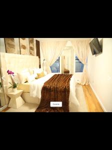 Gallery image of Amazing Home Minutes To Time-Square NYC in Weehawken