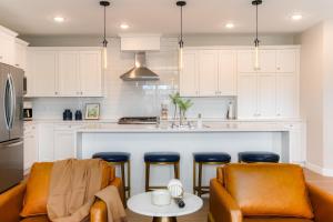 Η κουζίνα ή μικρή κουζίνα στο Luxury Condo Near Campus