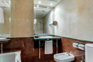 Koupelna v ubytování Hotel Azofra