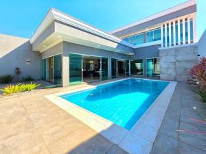 Foto de 3 Suítes Casa Nova prox Av Cataratas 5min Centro